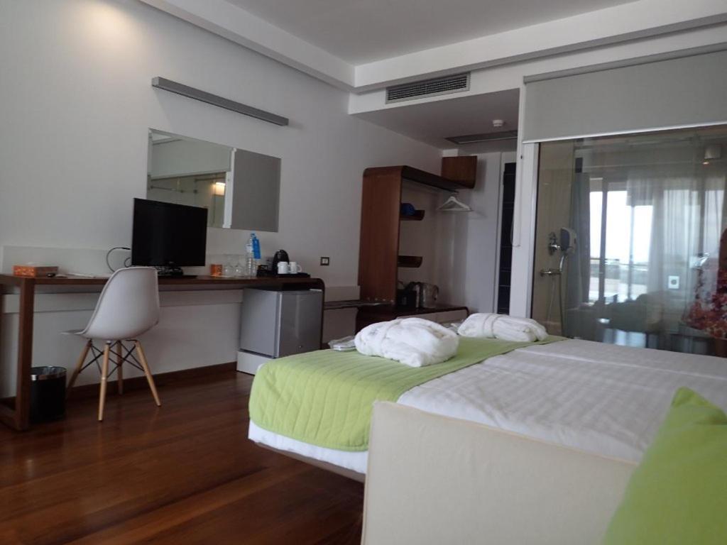 Buca Beachclub Resort (Adults Only) เมสสินี ภายนอก รูปภาพ